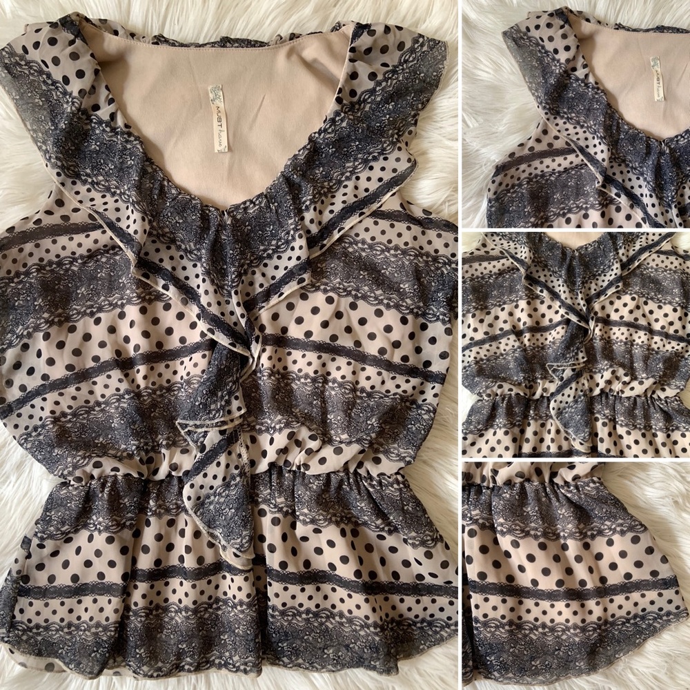 NWOT Cute sleeveless top with ruffled neckline